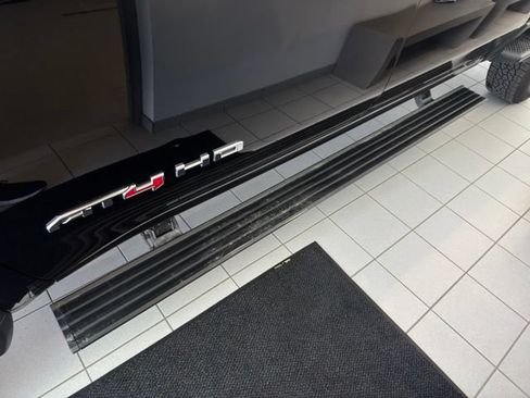 Used 2022 GMC Sierra 3500 AT4 w/ AT4 Preferred Package AWD/4WD image 36