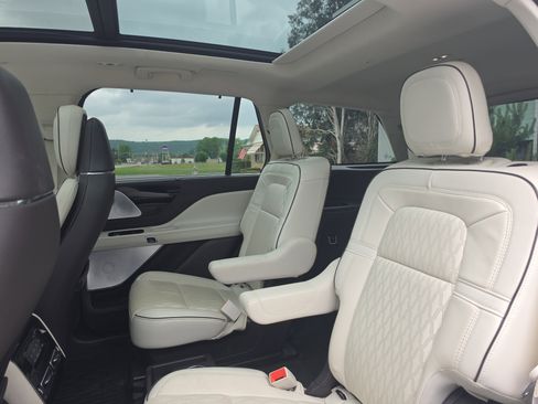 Used 2021 Lincoln Aviator Black Label w/ Dynamic Handling Package AWD/4WD image 14