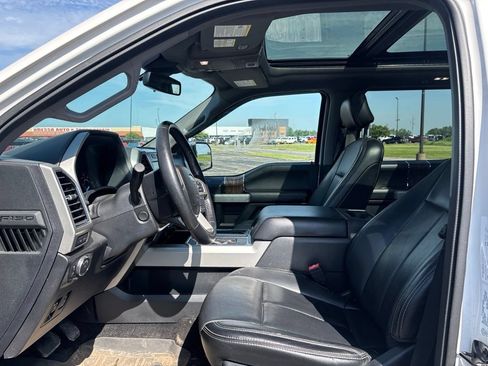 Used 2018 Ford F150 Lariat w/ Equipment Group 502A Luxury AWD/4WD image 9