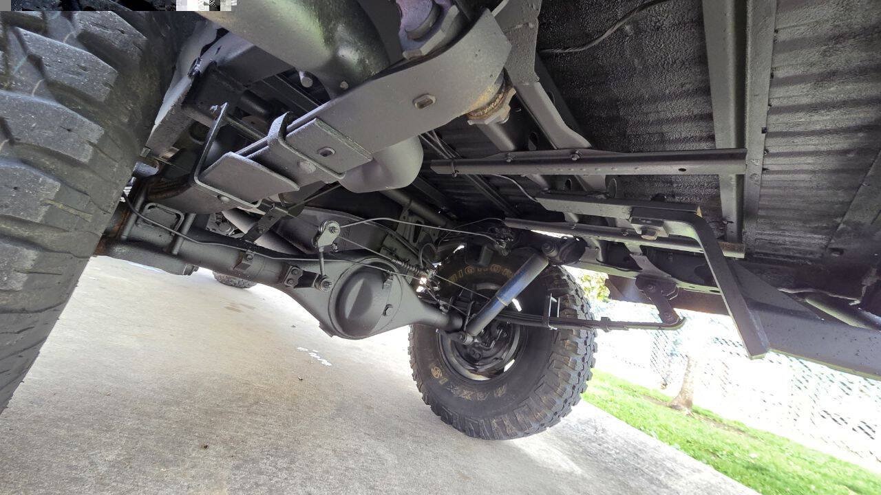 Used 1987 Toyota Pickup Deluxe AWD/4WD image 11
