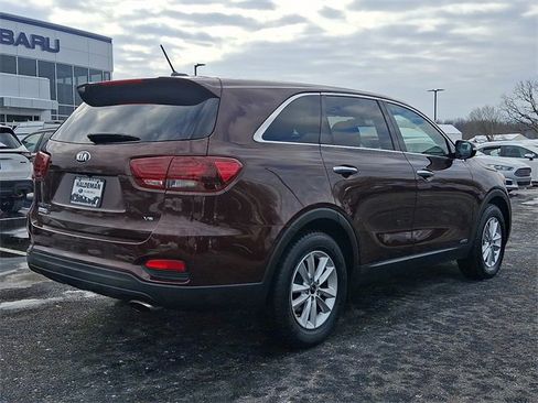 Used 2019 Kia Sorento LX image 7
