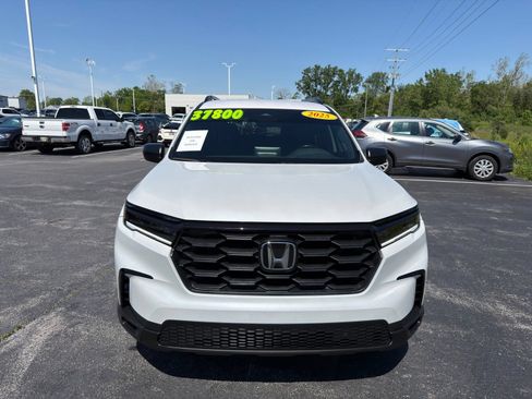 Used 2025 Honda Pilot Sport image 11