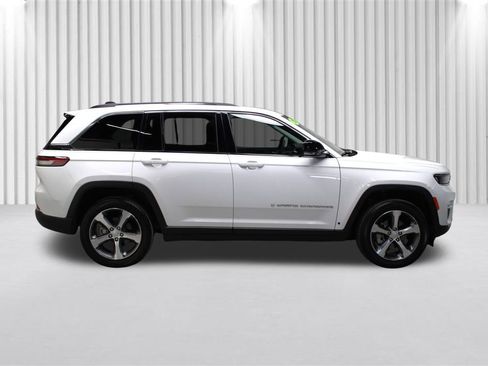 Used 2023 Jeep Grand Cherokee Limited w/ Trailer Tow Prep Group (B) image 2