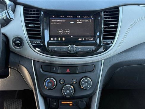 Used 2022 Chevrolet Trax LT w/ Premium Seat Package image 17