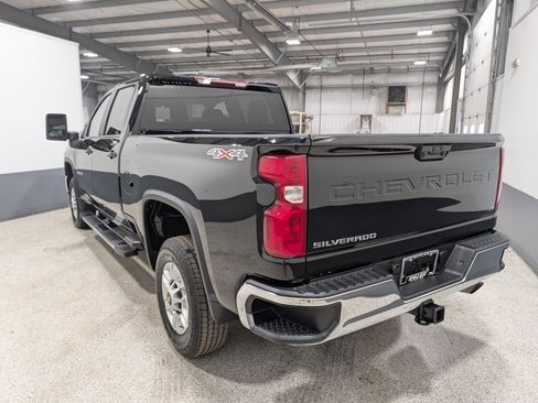 Used 2024 Chevrolet Silverado 2500 LT image 5