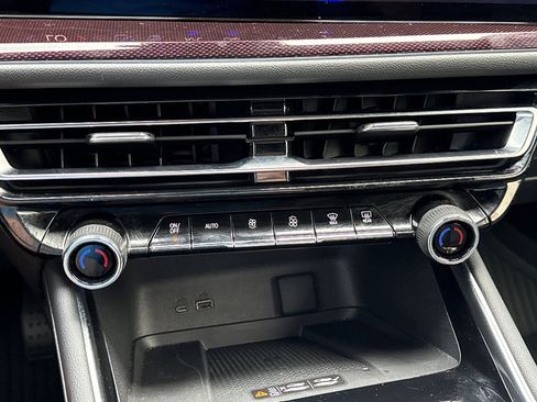 Used 2024 Chevrolet Traverse RS w/ LPO, Floor Liner Package FWD image 26