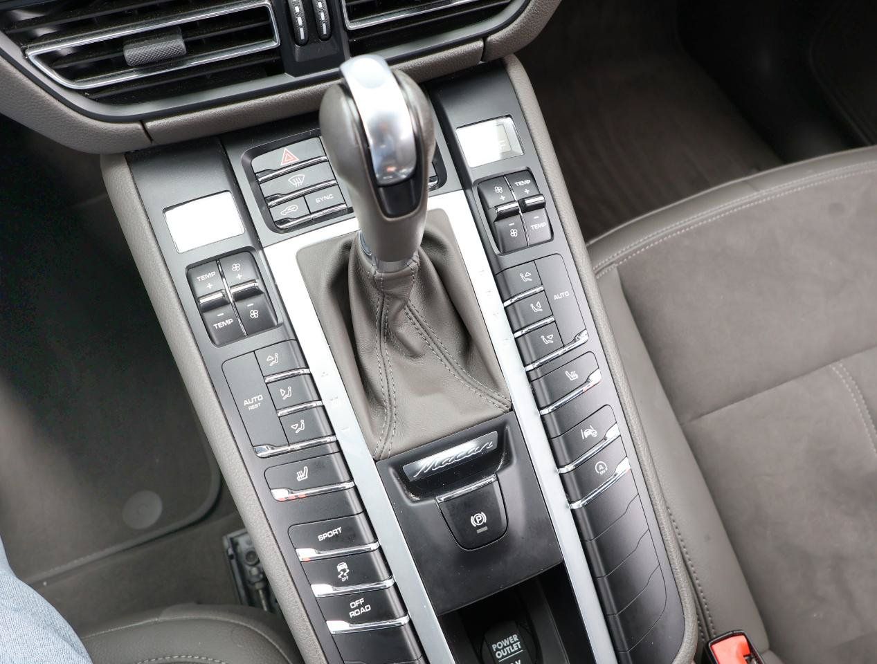 Used 2021 Porsche Macan AWD/4WD image 51