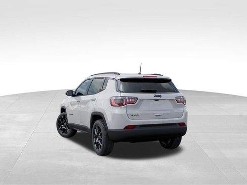 New 2026 Jeep Compass Latitude image 3