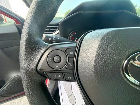 Used 2025 Toyota RAV4 XLE AWD/4WD image 29