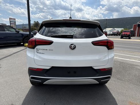 Used 2022 Buick Encore GX Select AWD/4WD image 4