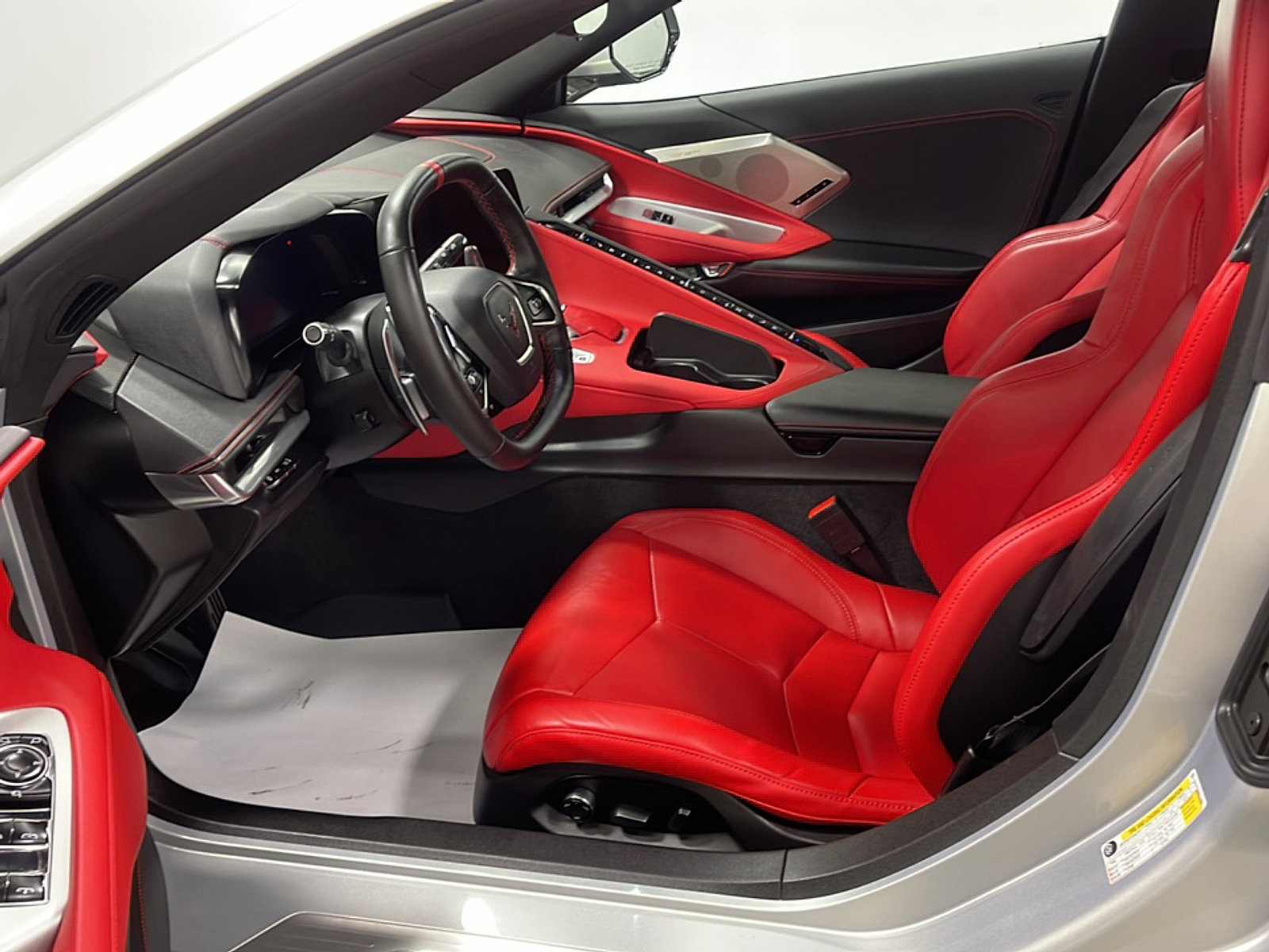 Used 2022 Chevrolet Corvette Stingray Preferred Conv w/ Z51 Performance Package RWD image 2