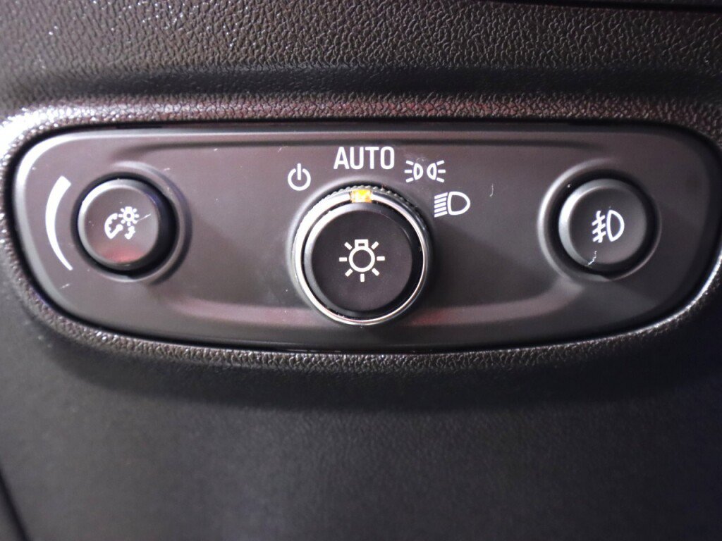 Used 2020 Chevrolet Equinox Premier w/ LPO, Floor Liner Package AWD/4WD image 10