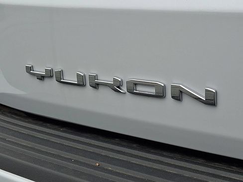 New 2026 GMC Yukon Denali w/ Denali Reserve Package AWD/4WD image 11
