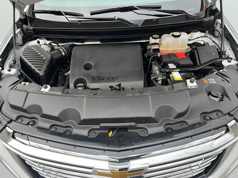 Used 2023 Chevrolet Traverse Premier image 16