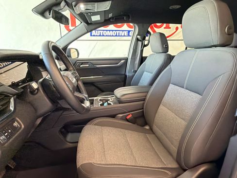 Used 2025 GMC Acadia Elevation image 19