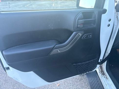 Used 2018 Jeep Wrangler Unlimited Sport S AWD/4WD image 11