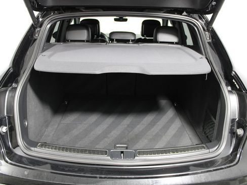 Used 2022 Porsche Macan AWD/4WD image 32