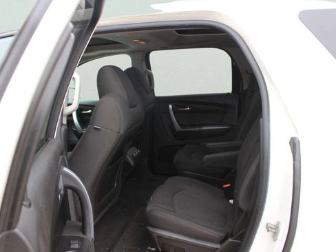 Used 2011 GMC Acadia SLE image 7