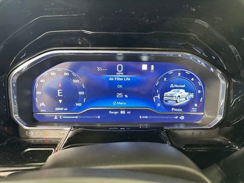 Used 2023 Chevrolet Silverado 1500 LT image 17