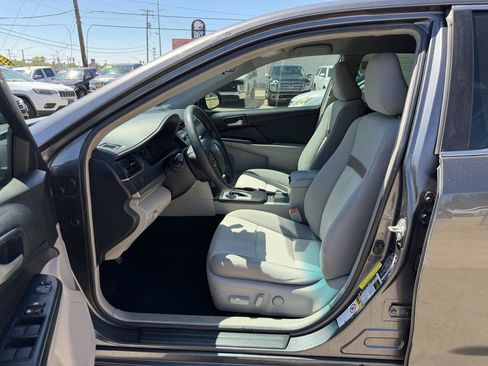 Used 2014 Toyota Camry LE FWD image 9