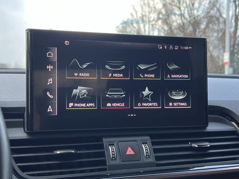 Used 2022 Audi Q5 e Premium image 24