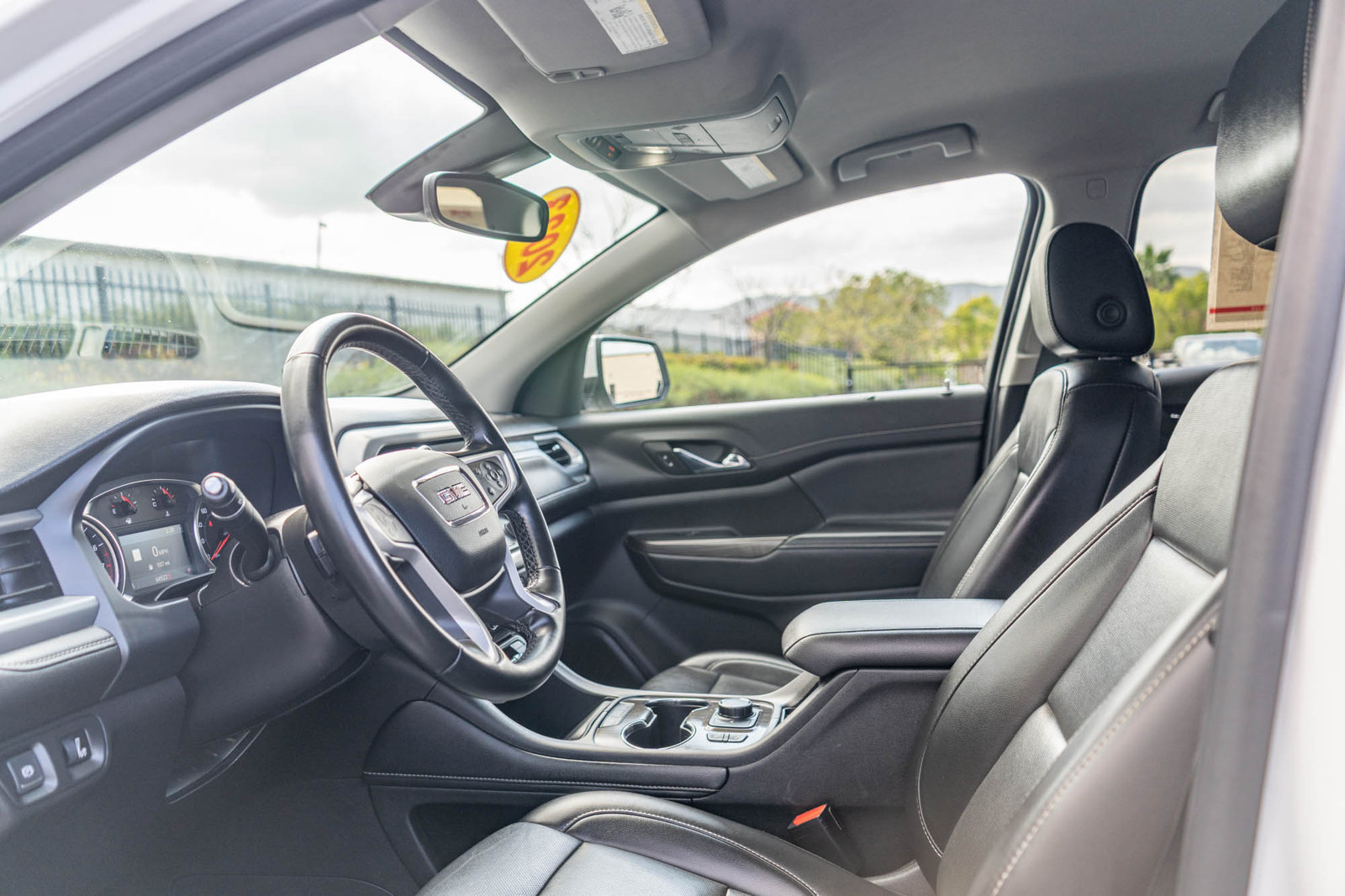 Used 2023 GMC Acadia SLT FWD image 15