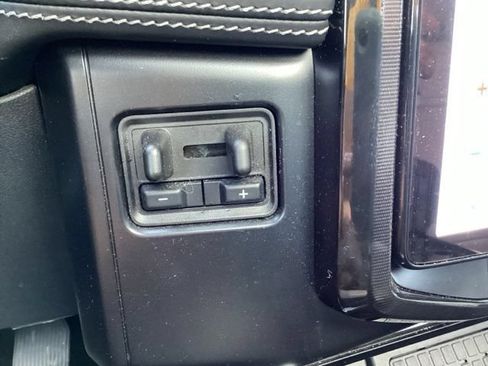 Used 2024 Ford F150 Lightning Platinum AWD/4WD image 37