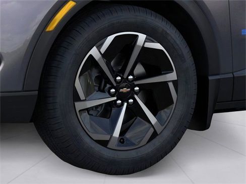 New 2026 Chevrolet Equinox EV LT image 9
