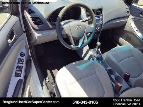Used 2016 Hyundai Accent SE FWD image 17