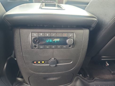 Used 2011 GMC Yukon Denali AWD/4WD image 27