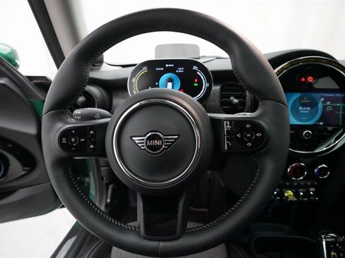 Used 2024 MINI Cooper SE image 4