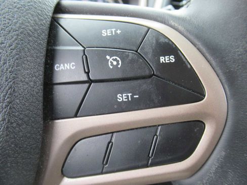 Used 2017 Jeep Cherokee Sport w/ Cold Weather Group image 24