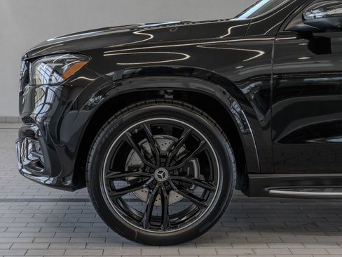 New 2026 Mercedes-Benz GLS 580 4MATIC image 4