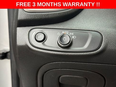 Used 2020 Chevrolet Trax LT w/ LT Convenience Package image 38