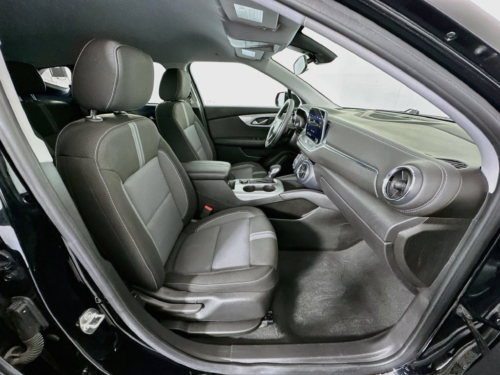 Used 2023 Chevrolet Blazer LT w/ Midnight/Sport Edition FWD image 27