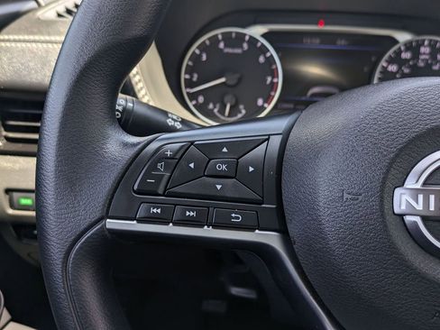 Used 2025 Nissan Sentra SV FWD image 15