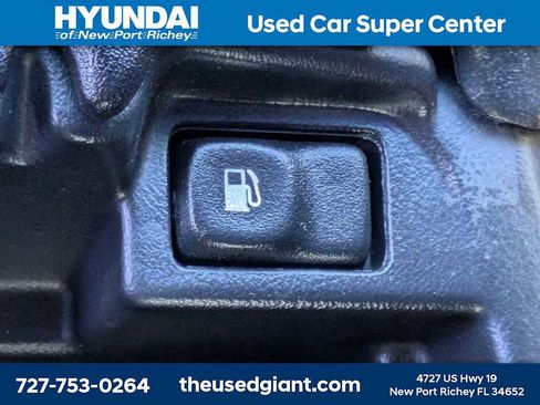 Used 1998 Chevrolet Corvette Coupe w/ Roof Pkg image 27