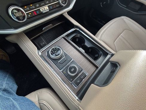 Used 2024 Ford Expedition Max Limited image 19