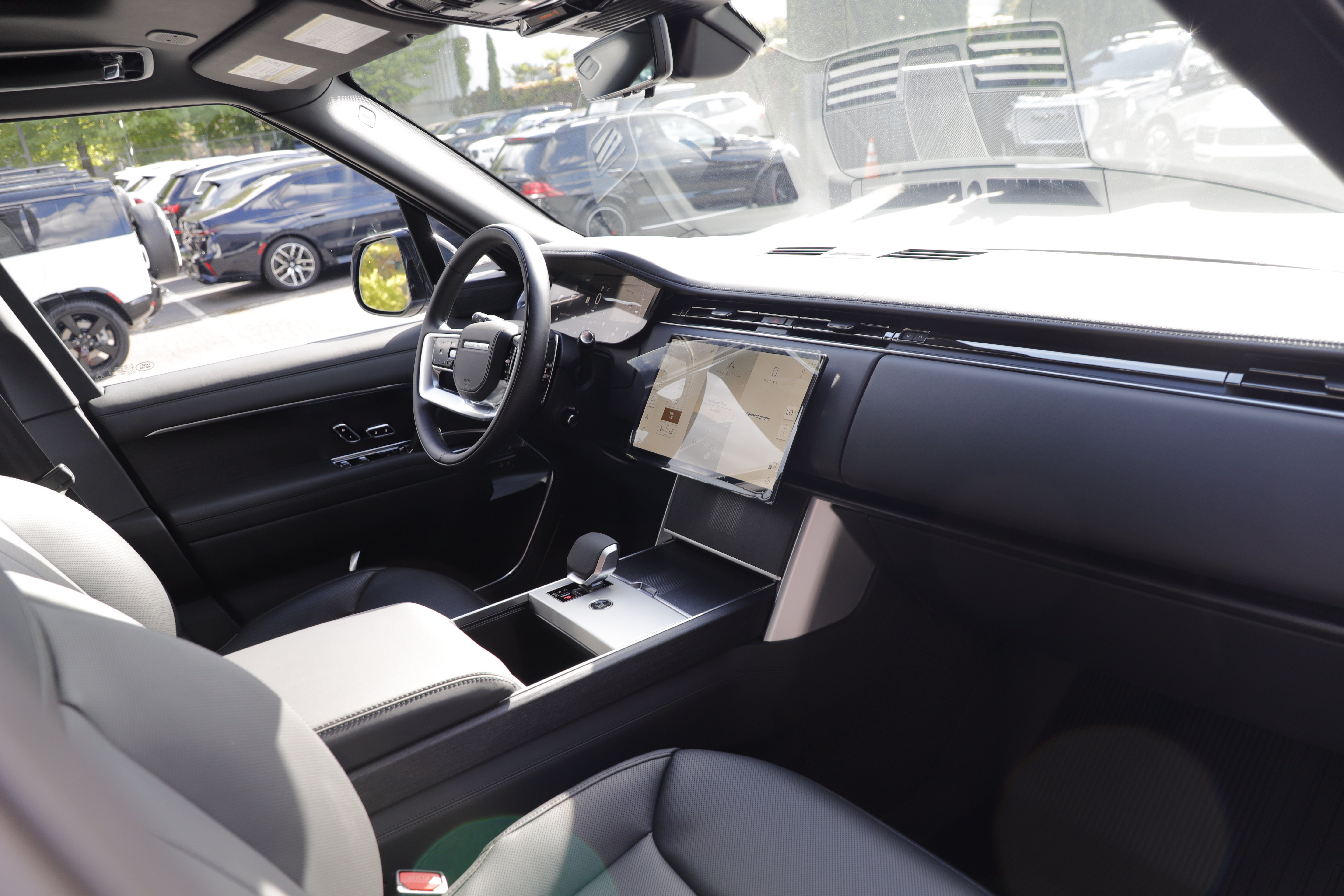 New 2026 Land Rover Range Rover Long Wheelbase Autobiography AWD/4WD image 10