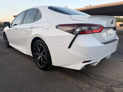 Used 2021 Toyota Camry SE image 5