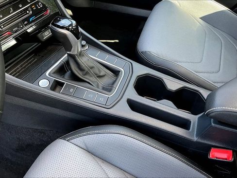 Used 2025 Volkswagen Jetta SEL image 17