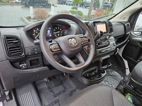 Used 2025 RAM ProMaster 2500 w/ Convenience Group image 16
