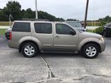Used 2008 Nissan Pathfinder SE w/ Premium Pkg image 6
