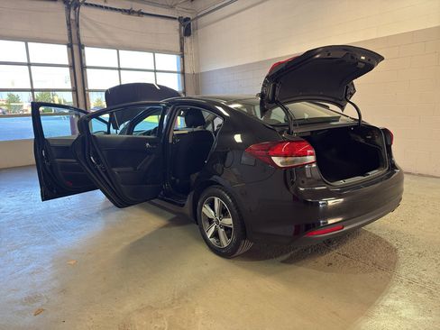 Used 2018 Kia Forte S w/ S Technology Package FWD image 10