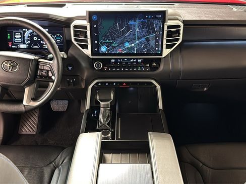 Used 2025 Toyota Sequoia Platinum image 19