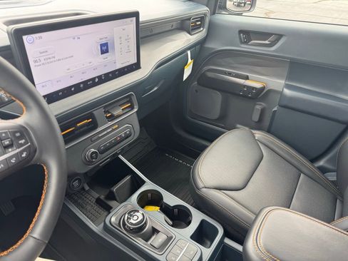 Used 2025 Ford Maverick Tremor image 14