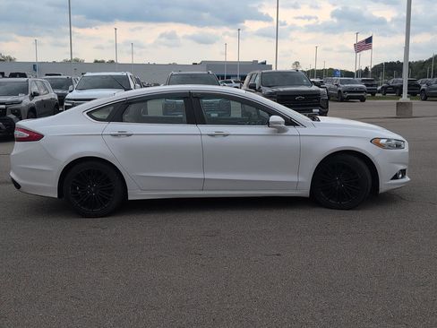 Used 2014 Ford Fusion SE w/ Equipment Group 202A FWD image 8