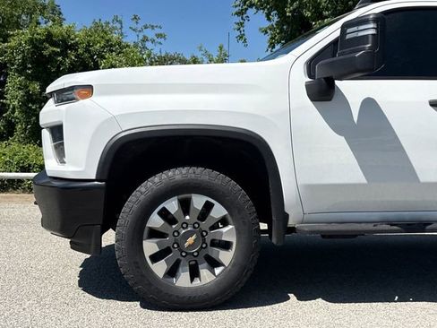 Used 2022 Chevrolet Silverado 2500 Custom w/ Custom Convenience Package AWD/4WD image 5