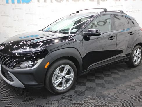 Used 2023 Hyundai Kona SEL AWD/4WD image 2