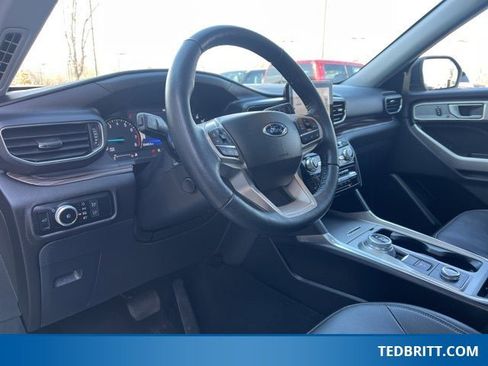 Certified 2022 Ford Explorer Limited w/ Equipment Group 301A image 25